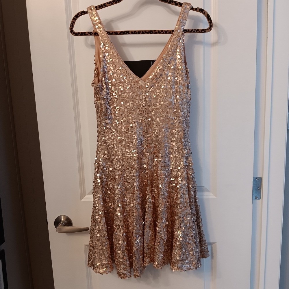 Guess V neck Sequin dress, cocktail‎   - Size Small - Picture 6 of 11